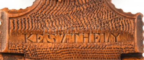 Zsebóra állvány, vagy tokként is funkciónáló faragott fa zsebóraóra tartó, Keszthely felirattal és p...