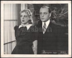 1936 Lovagias ügy című film egy jelenete - Ráday Imre, Perczel Zita, fotó, felületén rajzszeg ütötte lyukakkal, 24×30 cm