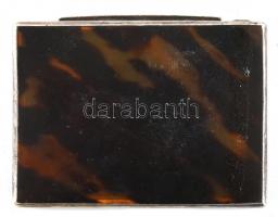 Ezüst (Ag) bécsi, kézzel cizellált tubákos szelence, teknősbéka páncél berakással. Jelzett, apró kop...