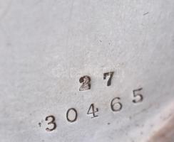 Ezüst (Ag). Dupla fedeles női zsebóra ezüst tokban, egész felületén figurális, niellós és aranyozott...