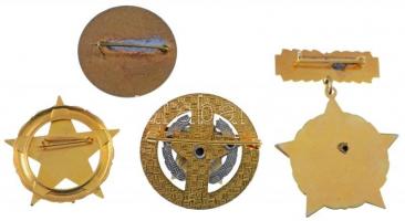 ~1970. "Kiváló újító" + "A belkereskedelem kiváló dolgozója" + "A könnyűipa...