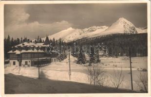 Tátra, Magas-Tátra, Vysoké Tatry; Strbské pleso / Csorba-tó télen, büfé és kávéház / lake, café and buffet, winter (gyűrődés / crease)