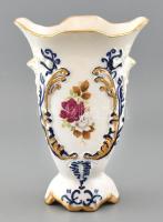 Román porcelán váza, részben kézzel festett, jelzett, kopásnyomokkal, m: 27 cm