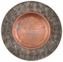 MALÉV jelzésű iparművész réz fali dísztál, kisebb kopásnyomokkal, d: 20,5 cm