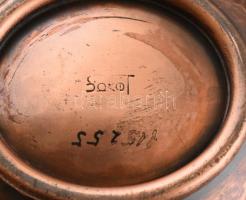 Tevan Margit (1901-1978): Ovális füles tál, vörösréz, jelzett, apró horpadással, 18×13 cm