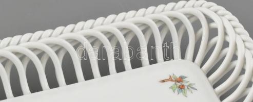 Herendi csipkebogyómintás áttört porcelán tálca, kézzel festett, jelzett, kis kopásnyomokkal, 21×16 ...