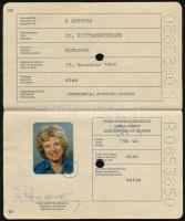 1987 Osztrák Köztársaság által kiállított fényképes útlevél, számos vízummal, bélyegzésekkel, érvény...