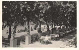 Esztergom, Hotel Szent István fürdő szálloda és éttermek. Bérlő: Wenesz János