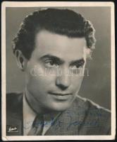 Sárdy János (1907- 1969) operaénekes, színész, képeslap, a művész autogramjával, apró sérülések. 10,5x8,5 cm