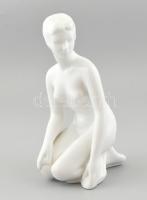 Női akt,fehér mázas porcelán, jelzés nélkül, vaspötty, kopott. m: 22cm