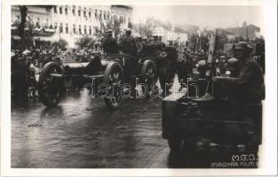 1940 Marosvásárhely, Targu Mures; bevonulás, ágyúk és gépfegyverek. Sárai E. 91 / entry of the Hungarian troops, cannons and machine guns + 1940 Marosvásárhely visszatért So. Stpl