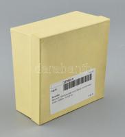 Metzler & Ortloff porcelán kisfiú libával, kézzel festett, jelzett, hibátlan, 10,5x9 cm