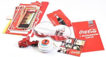 Kis Coca-Cola tétel: játék kamion, jojó, kulcstartó, poháralátét, zenei CD, reklámanyagok, stb.