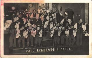 Budapest VII. Café Ostende, Rajkó gyerek cigány zenekar, kávéház, belső. Faragó László Artistica foto / Gypsy children music band (gyűrődés / crease)