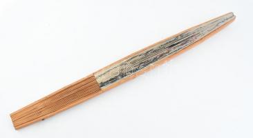 Nagyméretű, festett mintás távol-keleti legyező, fa, vászon és papír, kissé foltos, kb. 165x85 cm