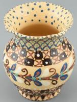 Hódmezővásárhelyi váza, kézzel festett mázas kerámia, jelzett, kopott, apró csorbák m: 12,5 cm