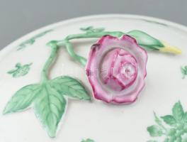 Óherendi ragutál, porcelán, kézzel festett virágminták, plasztikus rózsákkal díszítve. Rózsákon apró...