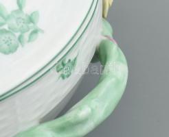 Óherendi ragutál, porcelán, kézzel festett virágminták, plasztikus rózsákkal díszítve. Rózsákon apró...