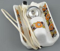 3 db retró porcelán fali lámpa virágmintás díszítéssel. Matricás, jelzés nélkül, működőek, kis kopás...