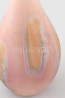 Márványmintás üveg váza, kis kopásnyomokkal, m: 23 cm