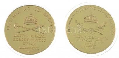 1867. "Ferenc József és Erzsébet királyné koronázási emlékérem" 2xklf aranyozott Cu-Ni U.P...