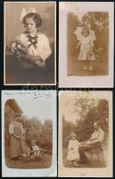 cca 1910-1920 Gyerekfotók, fotólapok, 24 db, részben kartonlapra ragasztva, néhány foltos, 14×9 cm