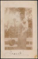 1916 Prosit! megírt fotólap, foltos, 14×9 cm