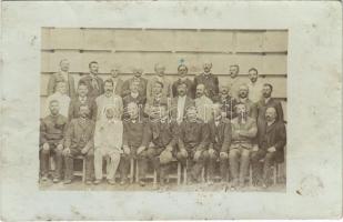 1907 Budapest XXII. Budafok, lelkészek és tanítók részére rendezett 2 hetes borgazdasági tanfolyam hallgatói, csoportkép. photo (r)