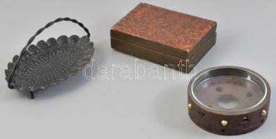 3 db-s kis bolha tétel: mintás fa doboz, sérüléssel, 13×9×4 cm + bőr hamutartó üvegbetéttel, d: 11 cm + fém kosárka, 16×12 cm