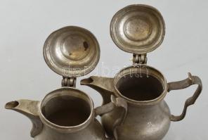 Régi ón kanna pár, kopott, horpadásokkal és deformációkkal, m: 16 cm