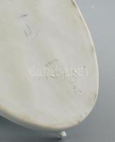 Herendi Léda a hattyúval, fehér mázas, jelzett, hibátlan. Tervező: István Lőrinc (1901-1985) m:13,5 ...