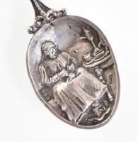 Ezüst(Ag) plasztikus díszkanál, jelzett, h: 12 cm, nettó: 20,4 g