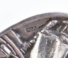 Ezüst(Ag) plasztikus díszkanál, jelzett, h: 12 cm, nettó: 20,4 g