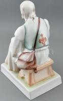 Zsolnay nagyméretű kézzel festett porcelán szalonnázó juhász szobor, jelzett, hibátlan, 32 cm