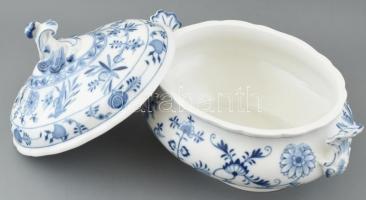 Meissen levesestál, porcelán, mázalatti kobaltkék hagymavirág mintával, jelzett: kardos Royal Meisse...