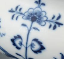 Meissen levesestál, porcelán, mázalatti kobaltkék hagymavirág mintával, jelzett: kardos Royal Meisse...