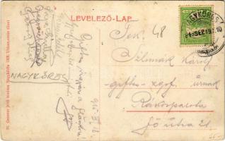 1915 Nagykőrös esős időben, esernyős tömeg. Geszner Jenő kiadása