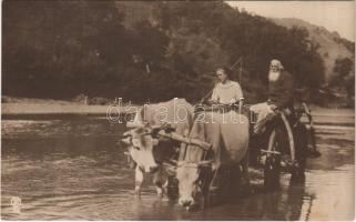 1922 Román folklór, ökrös szekér / Romanian folklore, ox cart. Colectia A. Bellu Editura "Cartea Romaneasca"