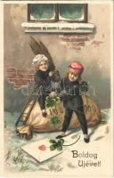 1909 Boldog Újévet! / New Year greeting art postcard, chimney sweeper boys with clovers. Emb. litho