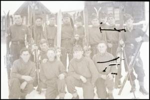 1942 Katonák sígyakorlaton, 7 db fotónegatív, 6×4,5 cm