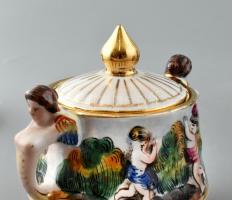 Capodimonte plasztikus figurákkal díszített, 2 személyes porcelán kávés készlet (kanna, kiöntő, cuko...