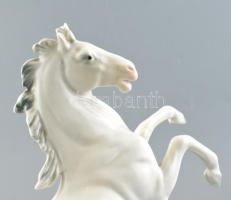 Ens porcelán vágtató lovak nagy méretű szobor. Fehér mázas, jelzett. Egy apró lepattanással / ENS do...