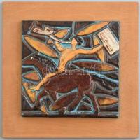 Fali színes mázakkal festett kerámiakép, fa alapon, lovagló figura, Jelzett: S. Nöme? 15x15cm