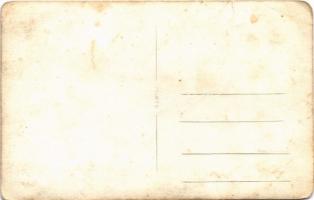 Szuronypuskás katonák csoportképe télen a hóbuckák között / Military, soldiers in winter with guns. ...