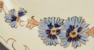 Zsolnay búzavirág mintás süteményes készlet. Kézzel festett, jelzett, kopott, mázrepedt d: 17 cm, 46...