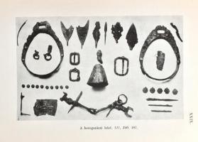 László Gyula: A honfoglaló magyar nép élete. Népkönyvtár 4 sz. Bp., 1944, Magyar Élet. 512 p + XLV t...