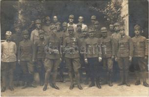 1918 Merano, Meran (Südtirol); osztrák-magyar katonák csoportja / WWI Austro-Hungarian K.u.K. military, group of soldiers in South Tyrol. photo (vágott / cut)