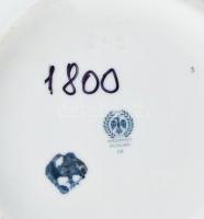 Hollóházi rózsás bonbonier, matricás, jelzett, a rózsákon nagyon apró lepattanással, m: 14 cm d: 17 ...