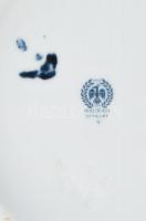 Hollóházi rózsás bonbonier, matricás, jelzett, a rózsákon nagyon apró lepattanással, m: 14 cm d: 17 ...