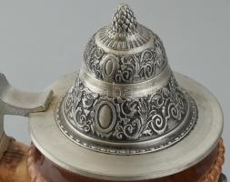 2 db berlini söröskorsó ón fedéllel. kopott, jelzett. m: 24cm